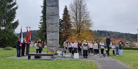 Komemoracija 2025 (Foto: arhiv OŠ)